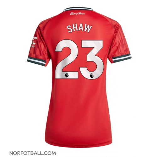 Billige Fotballdrakt Manchester United Luke Shaw #23 Replika Hjemmedrakt Dame 2025-26 Kortermet Billige Fotballdrakt Manchester United Luke Shaw #23 Replika Hjemmedrakt Dame 2025-26 Kortermet